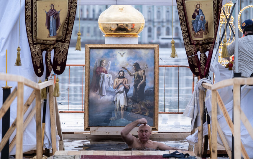 Александр Беглов поздравил петербуржцев с Крещением Господним