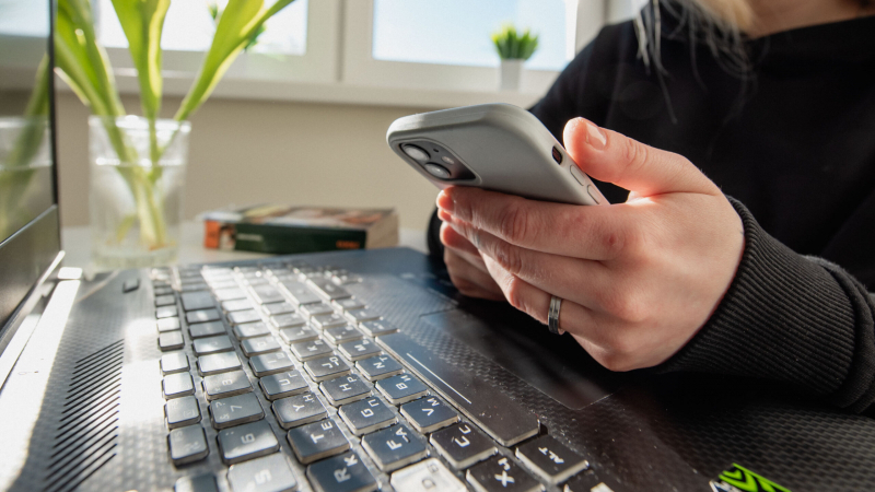 В Смольном объяснили перебои в работе мобильного интернета