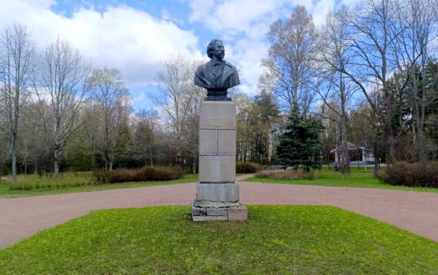 Бюст Ильи Репина на северо-западе Петербурга признали региональным памятником
