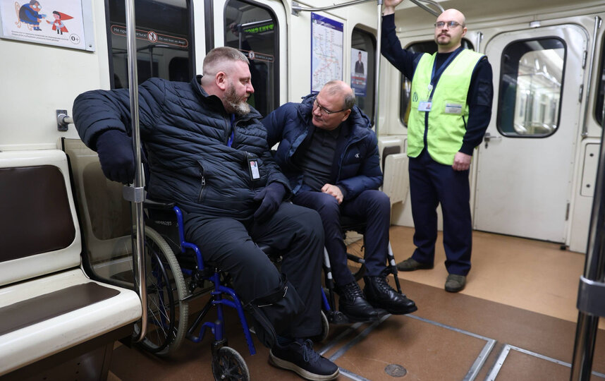 Петербургский метрополитен испытал вагон для маломобильных пассажиров