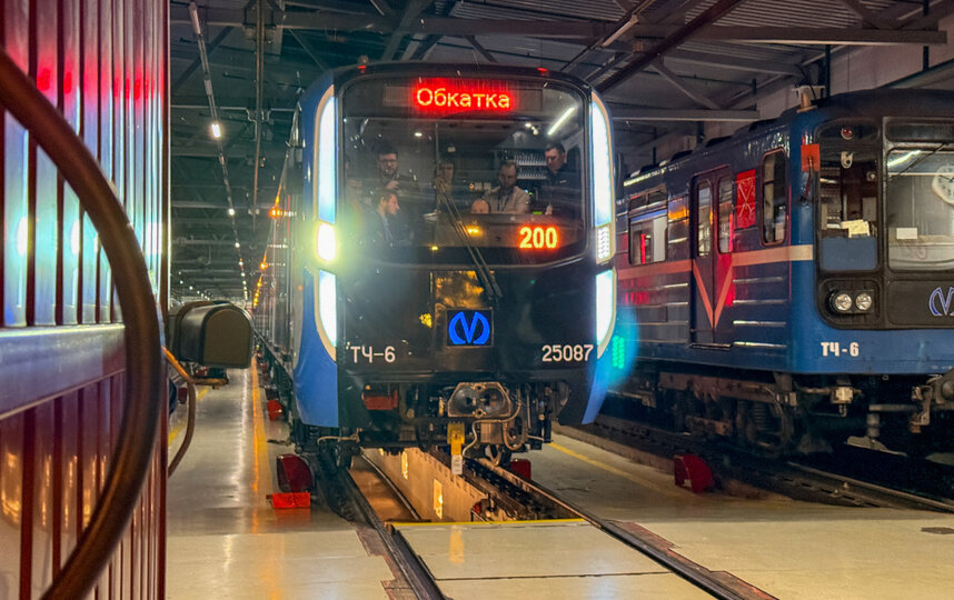 Второй синий состав Балтиец прибыл в Петербургский метрополитен