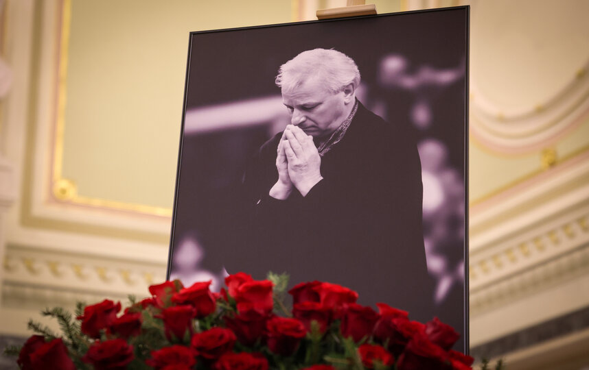 Александр Беглов простился с художественным руководителем и главным дирижером Капеллы Владиславом Чернушенко