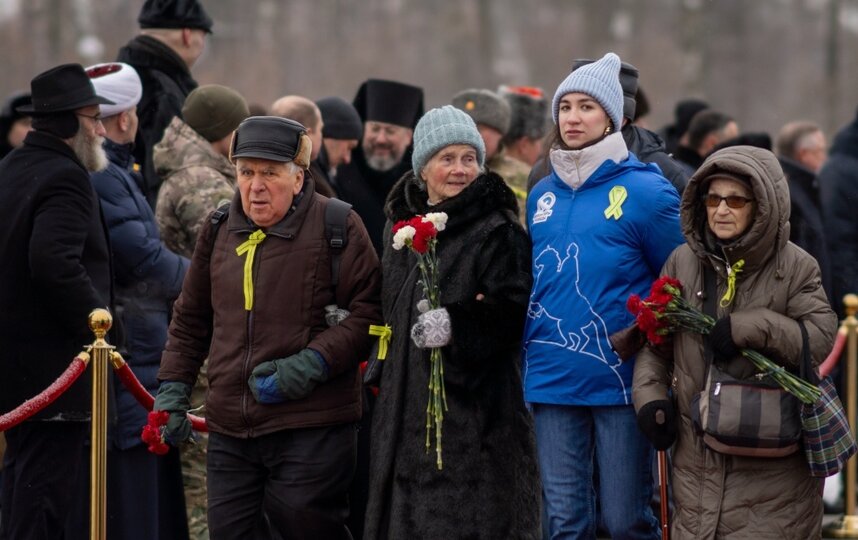 Более 500 волонтеров Петербурга работали в блокадную декаду