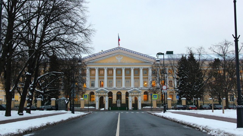 Александр Беглов поздравил петербуржцев с Днём российской науки