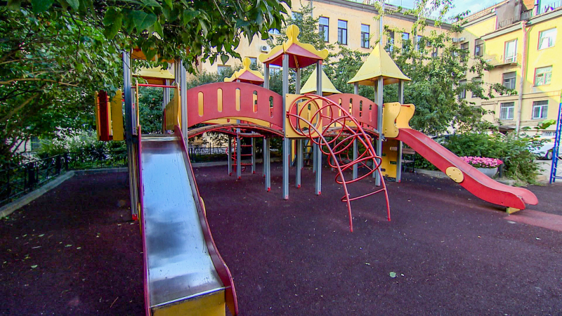 Более 200 новых площадок появятся во дворах Петербурга в 2026 году