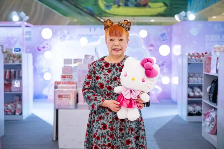 Дизайнер, на протяжении 40 лет придумывавшая образы Hello Kitty, покидает свой пост