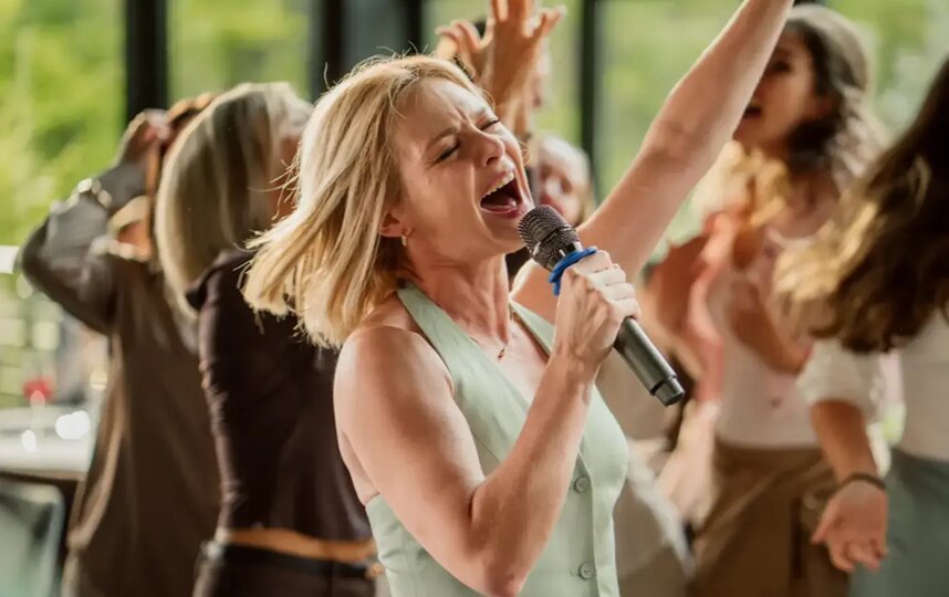 Обними свою внутреннюю стерву. Карина Разумовская учится относиться К себе нежно