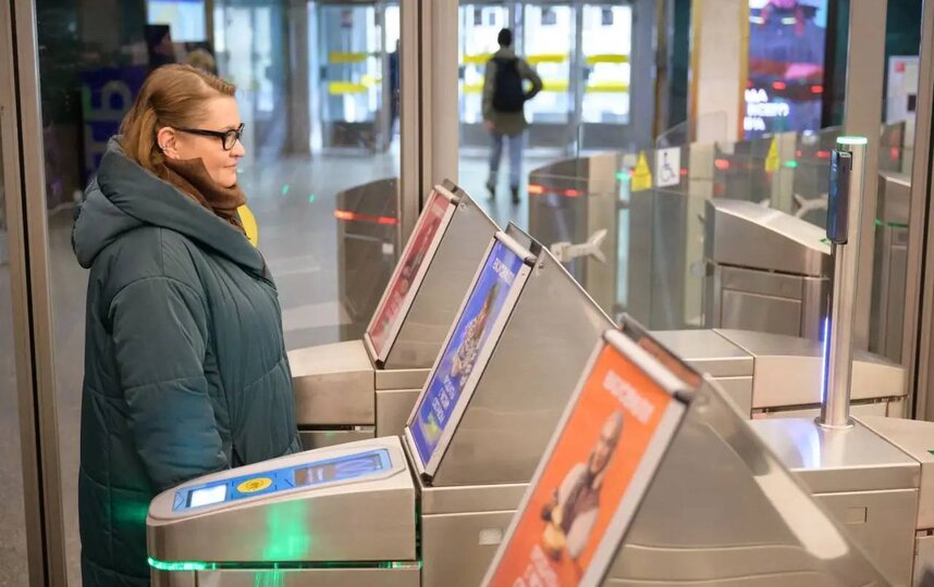 Оплата по биометрии появилась на всех станциях петербургского метро