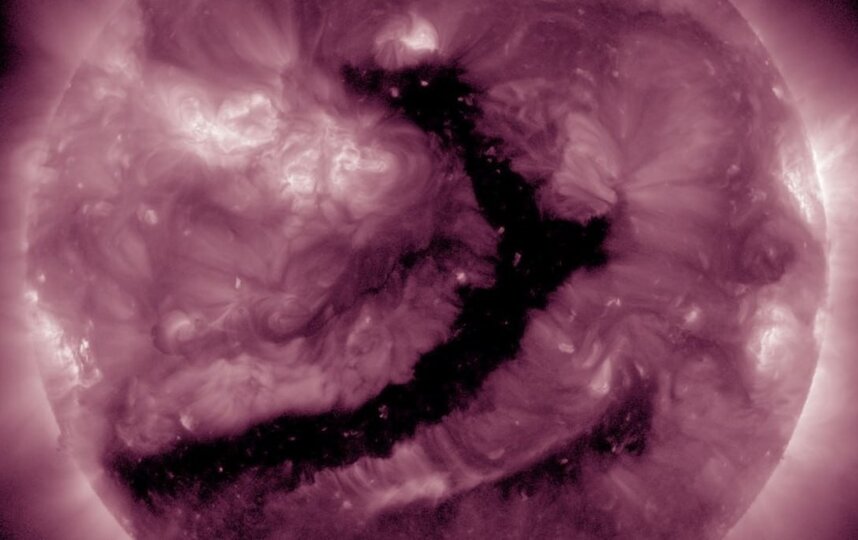 Землю ждут магнитные бури и полярные сияния