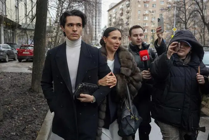 ������������ ��������� ���� ������������ (�����) � ���� ����� ���������� ������������ ����.