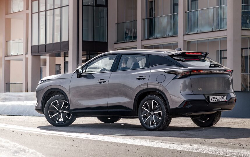 Безопасность во всём: как новый OMODA C5 защищает водителя и пассажиров