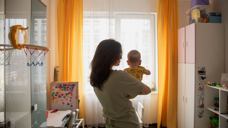 Путин подписал закон о запрете испытательного срока для женщин с детьми до трёх лет