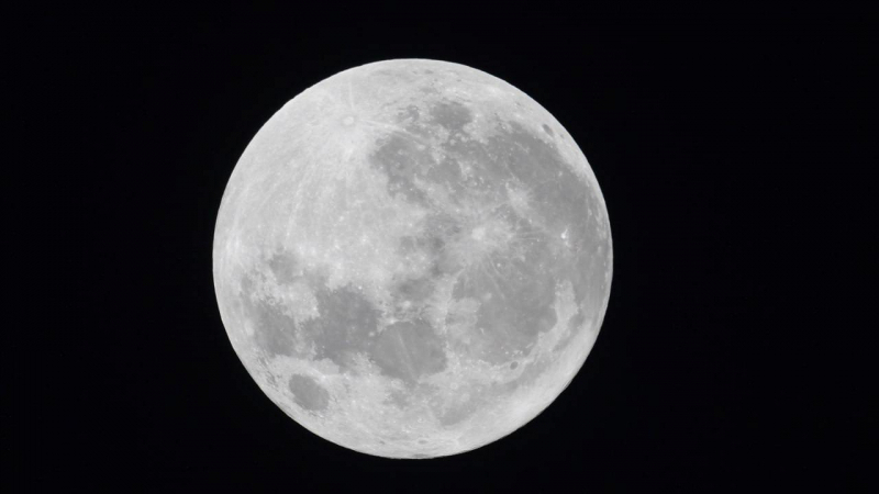 В мае 2026 года жители Земли увидят сразу два полнолуния