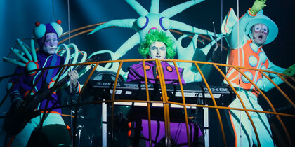 "����� ������� �������": ����� � ������� ��� �������� � � ������� ��� �����