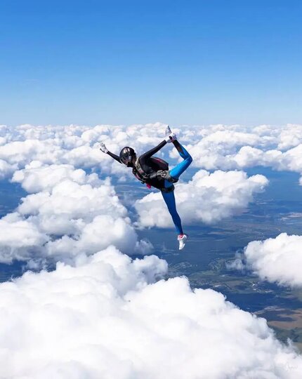 �� ����� � 21-������ ������� ����� 1000 ��������������� ������� � ���������.