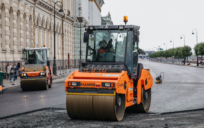 В Петербурге отремонтируют более 15 км дорог, ведущих к туристическим местам