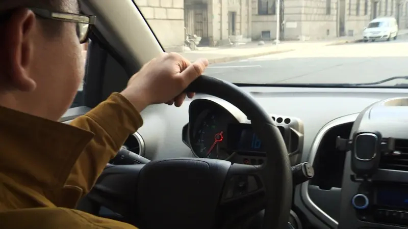 Еда, аудиоконтент и полный бак: названы привычки автотуристов в дальних поездках