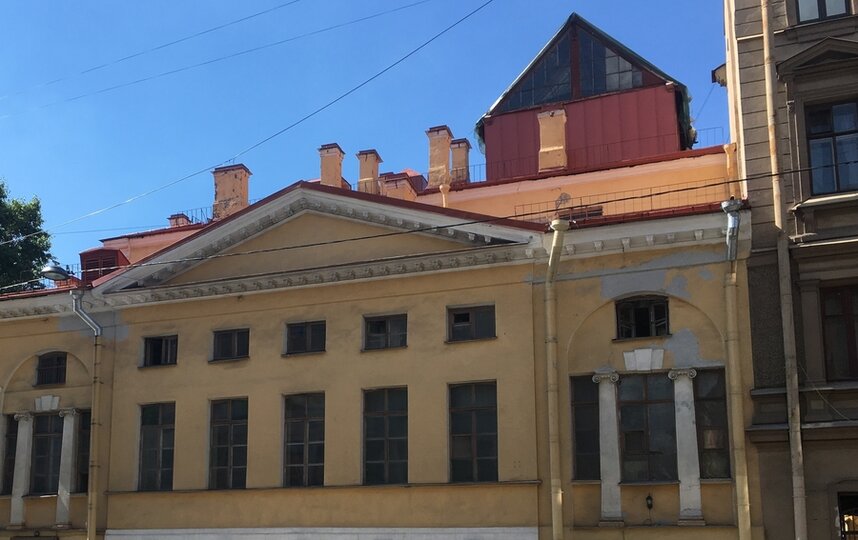 На Главном доме усадьбы Демидовых восстановили уникальный фонарь