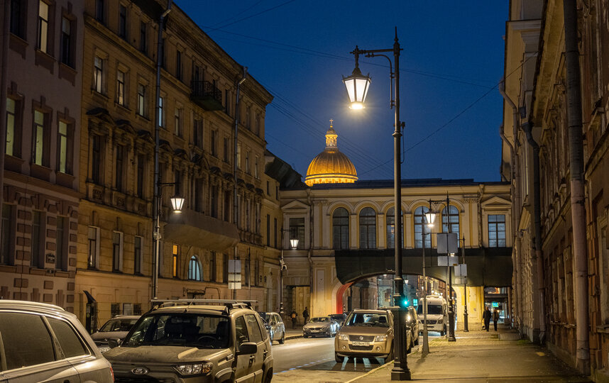 На Почтамтской улице в Петербурге зажглись умные светильники