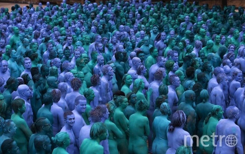 nude-blue-people