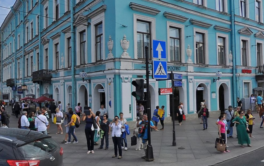 Ст проспект. Станция метро Невский проспект. Метро Невский проспект канал Грибоедова. Санкт-Петербург станция метро Невский проспект. Станция метро СПБ Невский проспект.