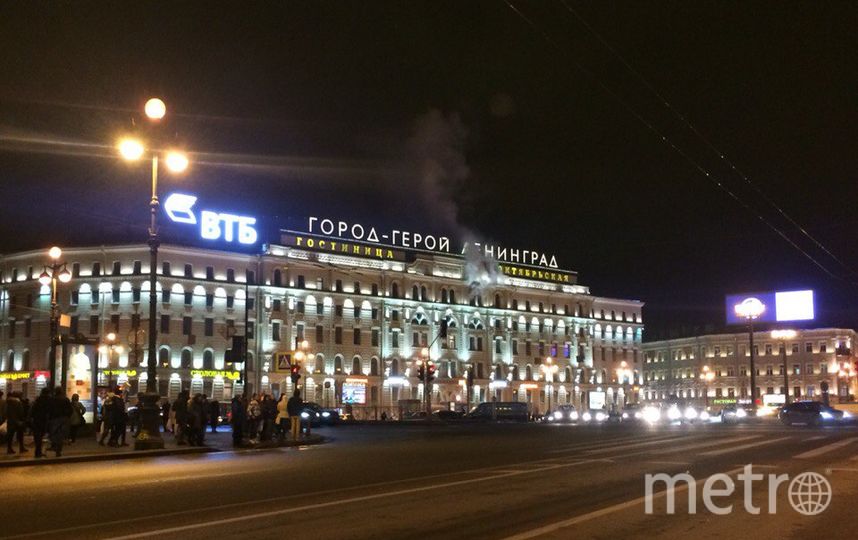 Октябрьская санкт петербург. Отель площадь Восстания Санкт-Петербург Октябрьская. Ploshchad Vosstaniya Gostinitsa Oktyabrskaya. Площадь Восстания Лиговский проспект гостиница. Октябрьская гостиница СПБ ночь.