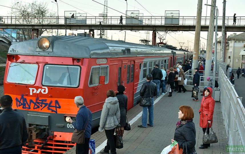 Электрички горьковского направления сегодня. Станция Новогиреево электричка. Платформа Новогиреево электрички. Поезда на Горьковском направлении. Косино электричка.