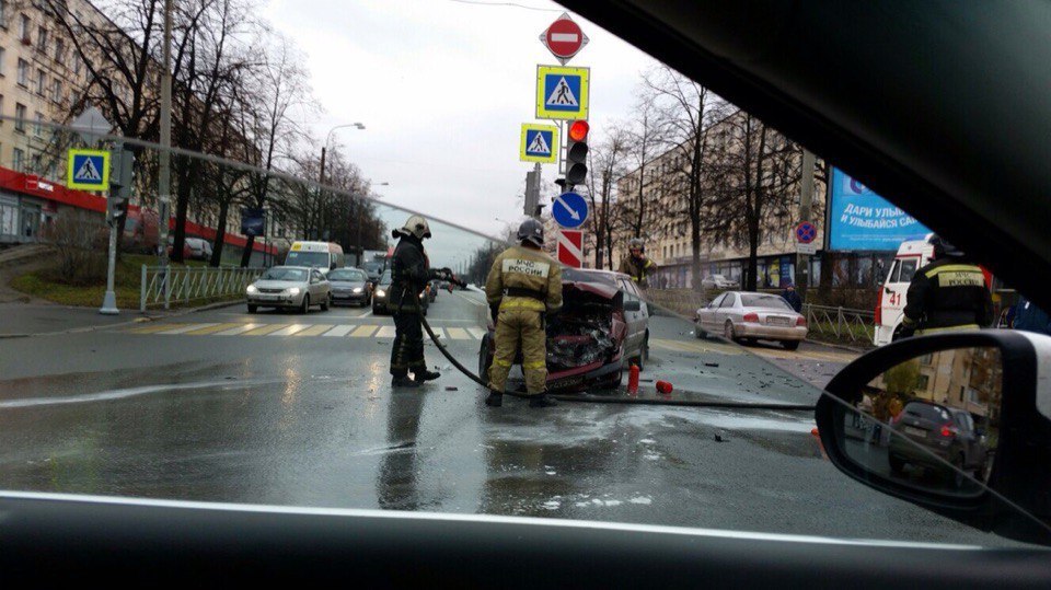 Вольво на краснопутиловской