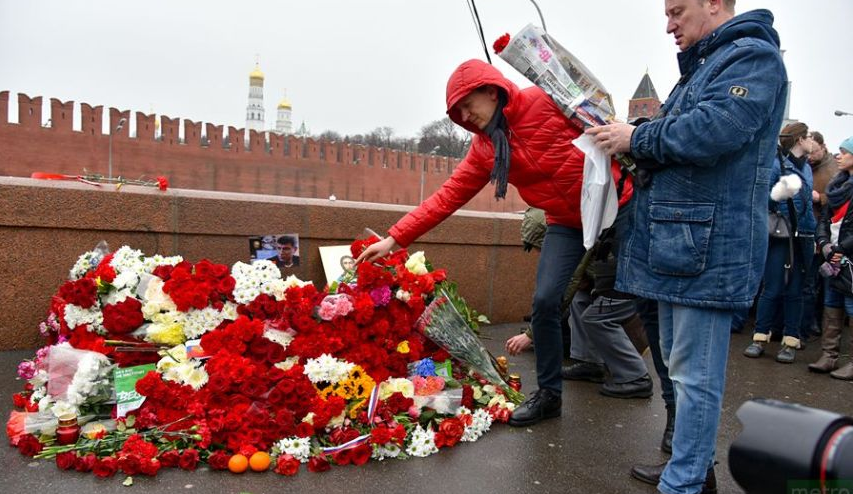 Фото с места гибели немцова