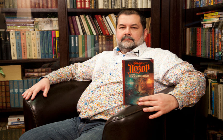 Сергей Лукьяненко: Могу писать "Дозоры", стоя на голове. Metro