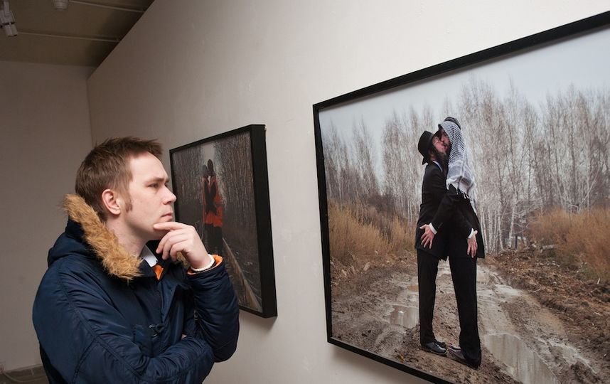 В Москве Марат Гельман открыл выставку "Цензура-шлю-ха-ха". Metro