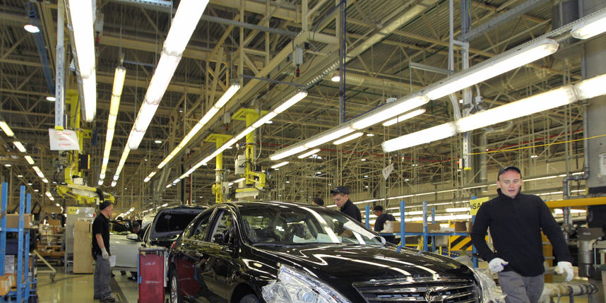 миасский завод гидравлики. завод nissan в санкт-петербурге. работник завода. завод перешел государству. винокуренные заводы в россии 19 век.