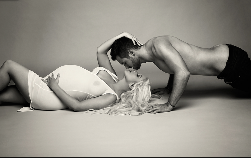 Christina aguilera naked pregnant