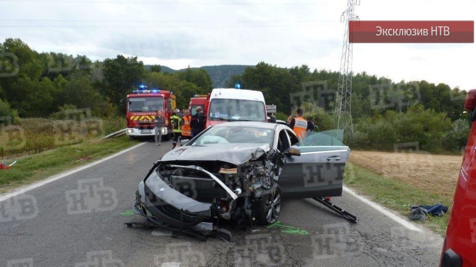 в каком году дочь юлии высоцкой попала в аварию. . в каком году дочь юлии высоцкой попала в аварию фото. в каком году дочь юлии высоцкой попала в аварию-. картинка в каком году дочь юлии высоцкой попала в аварию. картинка . Стали известны подробности аварии с участием российского режиссера Андрея Кончаловского и его семьи. Данные, полученные из Франции, озвучила телекомпания НТВ. По их сведениям, Кончаловский попал в ДТП на арендованном автомобиле марки «Мерседес». Столкновение было настолько сильным, что капот авто был смят до лобового стекла, особенно со стороны водителя. По сообщения свидетелей, эвакуировать дочь Кончаловского с места происшествия пришлось на вертолете.