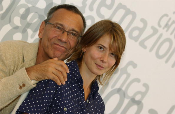 в каком году дочь юлии высоцкой попала в аварию. . в каком году дочь юлии высоцкой попала в аварию фото. в каком году дочь юлии высоцкой попала в аварию-. картинка в каком году дочь юлии высоцкой попала в аварию. картинка . Стали известны подробности аварии с участием российского режиссера Андрея Кончаловского и его семьи. Данные, полученные из Франции, озвучила телекомпания НТВ. По их сведениям, Кончаловский попал в ДТП на арендованном автомобиле марки «Мерседес». Столкновение было настолько сильным, что капот авто был смят до лобового стекла, особенно со стороны водителя. По сообщения свидетелей, эвакуировать дочь Кончаловского с места происшествия пришлось на вертолете.