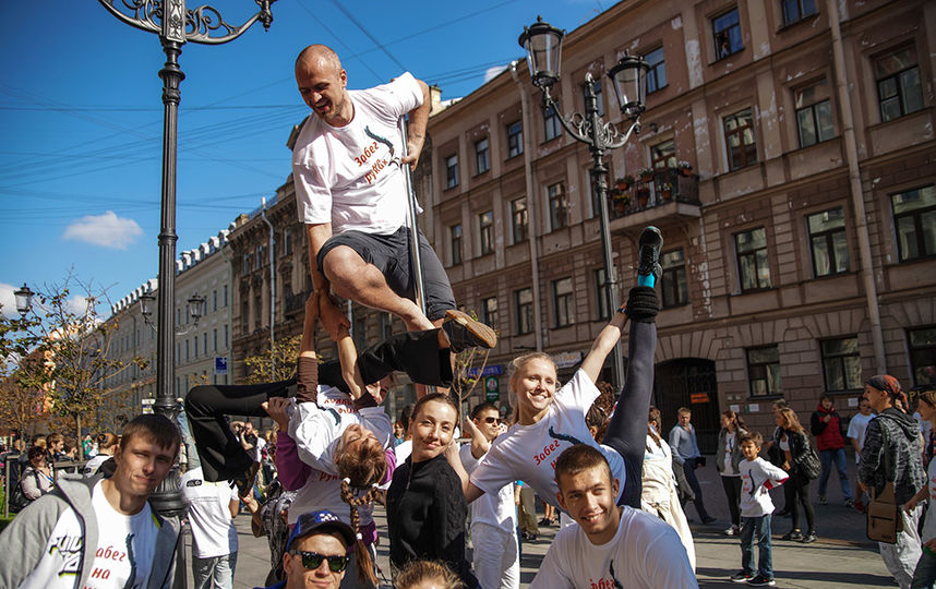 Человек живущий в питере. Санкт-Петербург люди. Фото людей в Питере. Петербургские люди. Как выглядят люди в Питере.