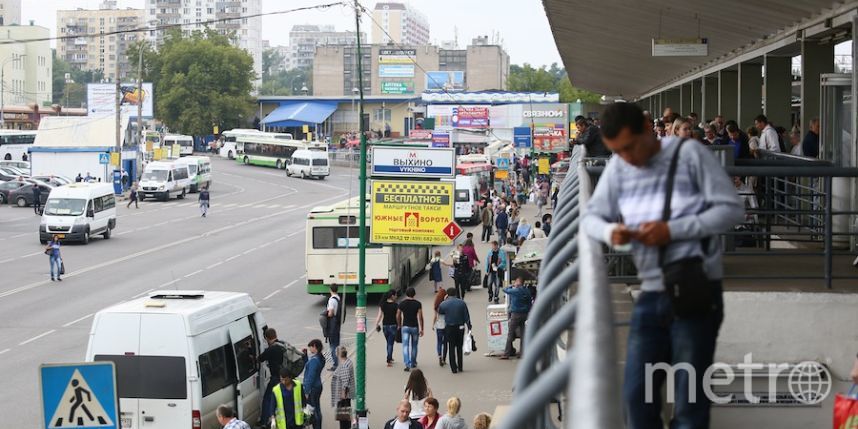 Выхино завтра. Выхино 2003. М Выхино. Улица на станции метро Выхино. Метро Выхино фото с улицы.