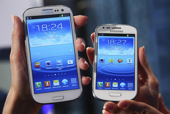 Samsung Galaxy S4 Mini эксперты посчитали цену завышенной деньги