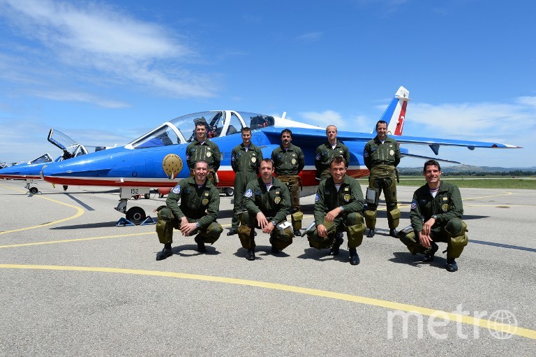 Французская пилотажная группа patrouille de france. Патруль де Франс пилотажная группа. Французская пилотажная группа. Строевая фигура Пилотажной группы патруль де Франс "Конкорд". Gfnhekm lt ahfyc ktnxbrb 2007 ujlf.