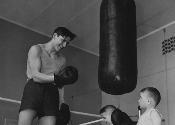 Открылась выставка. Кадры рассказывают о прошлом страны. Metro