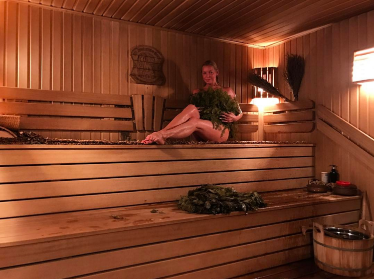 Анастасия Волочкова предстала абсолютно голой в Instagram. Фото Instagram/volochkova_art