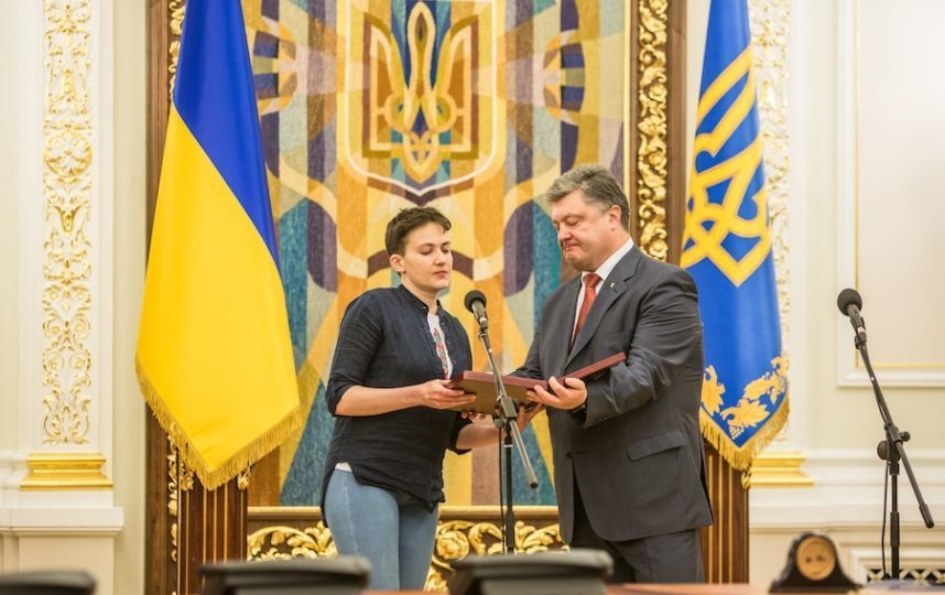 Надежда Савченко и Пётр Порошенко. Фото Getty
