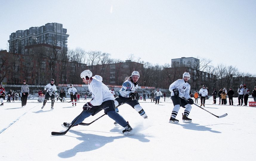 Первыми на лёд вышли хоккеисты Владивостока. Фото Getty