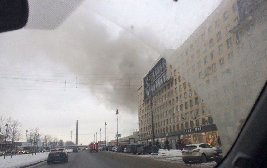 В Петербурге загорелся ресторан на Московском проспекте. Фото «ДТП и ЧП | Санкт-Петербург»