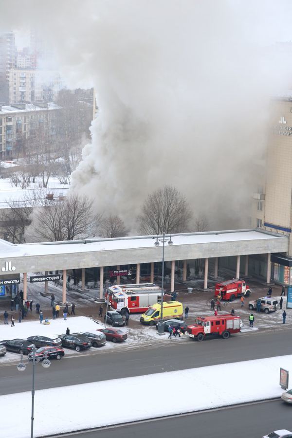 В Петербурге загорелся ресторан на Московском проспекте. Фото «ДТП и ЧП | Санкт-Петербург»