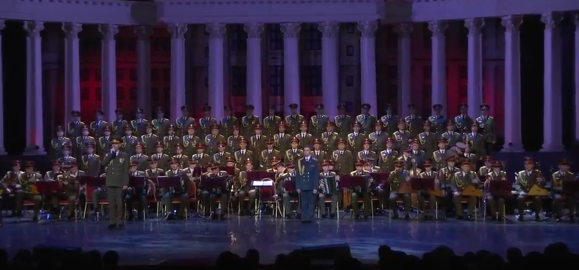 Ансамбль имени Александрова на первом концерте после гибели товарищей. Фото скриншот YouTube