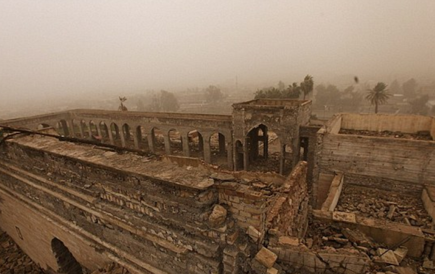 Разрушенное боевиками святилище библейского пророка Ионы. Фото Скриншот с сайта DailyMail.