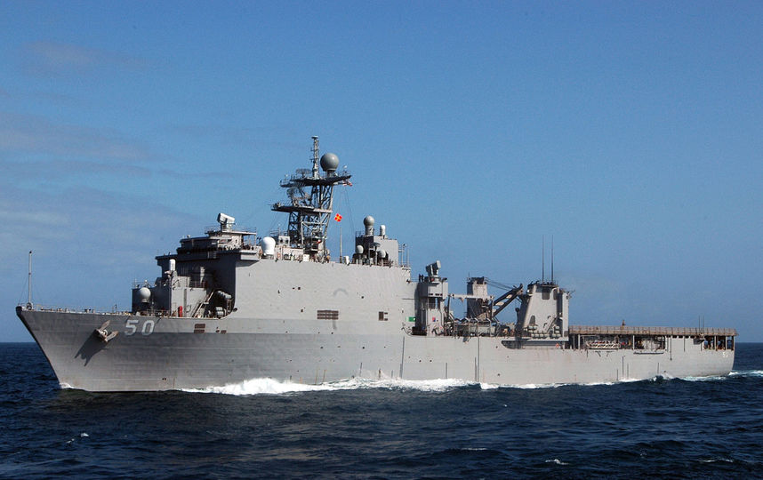 USS Carter Hall (LSD 50). Фото wikipedia.org.