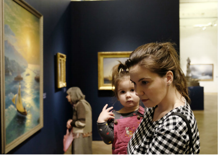Выставка Айвазовского стала настощим большим событием для культурного Петербурга. Фото Алена Бобрович.
