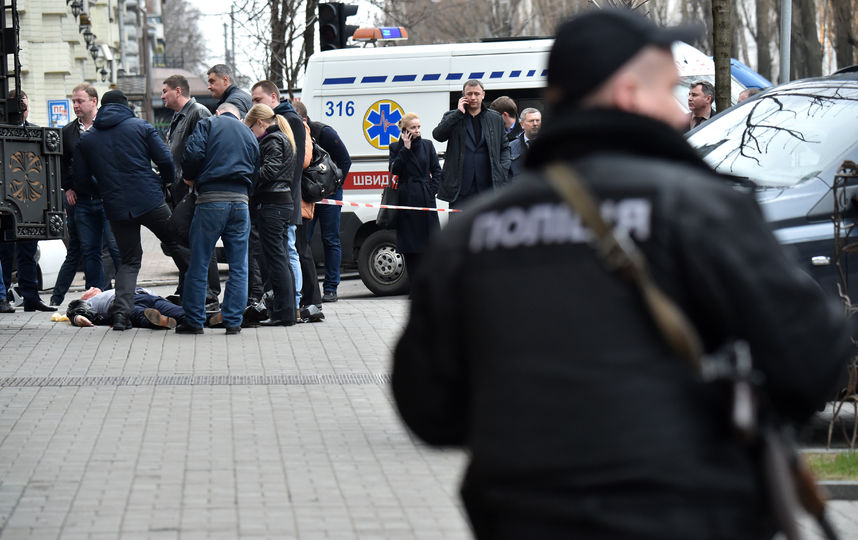 Кадры с места убийства Дениса Вороненкова. Фото AFP